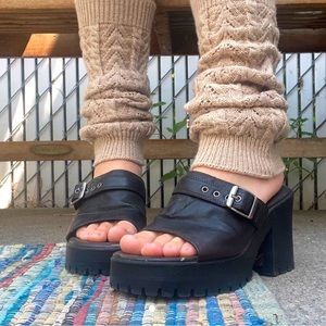 Women’s vintage y2k platforms!